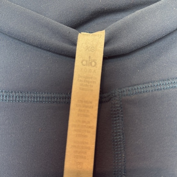 ALO Yoga Airbrush Cropped Capri Leggings in Insignia Blue Size XS - Picture 7 of 7